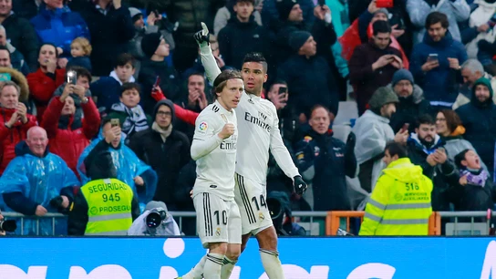 Casemiro y Modric celebran el gol del Real Madrid Casemiro y Modric celebran el gol del Real Madrid