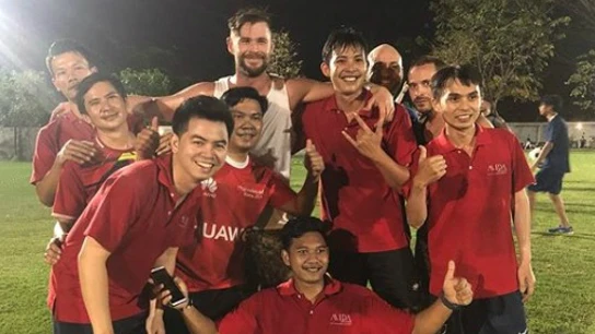 Chris Hemsworth, en un partido de fútbol Chris Hemsworth, en un partido de fútbol