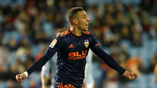 Rodrigo celebra su gol con el Valencia Rodrigo celebra su gol con el Valencia