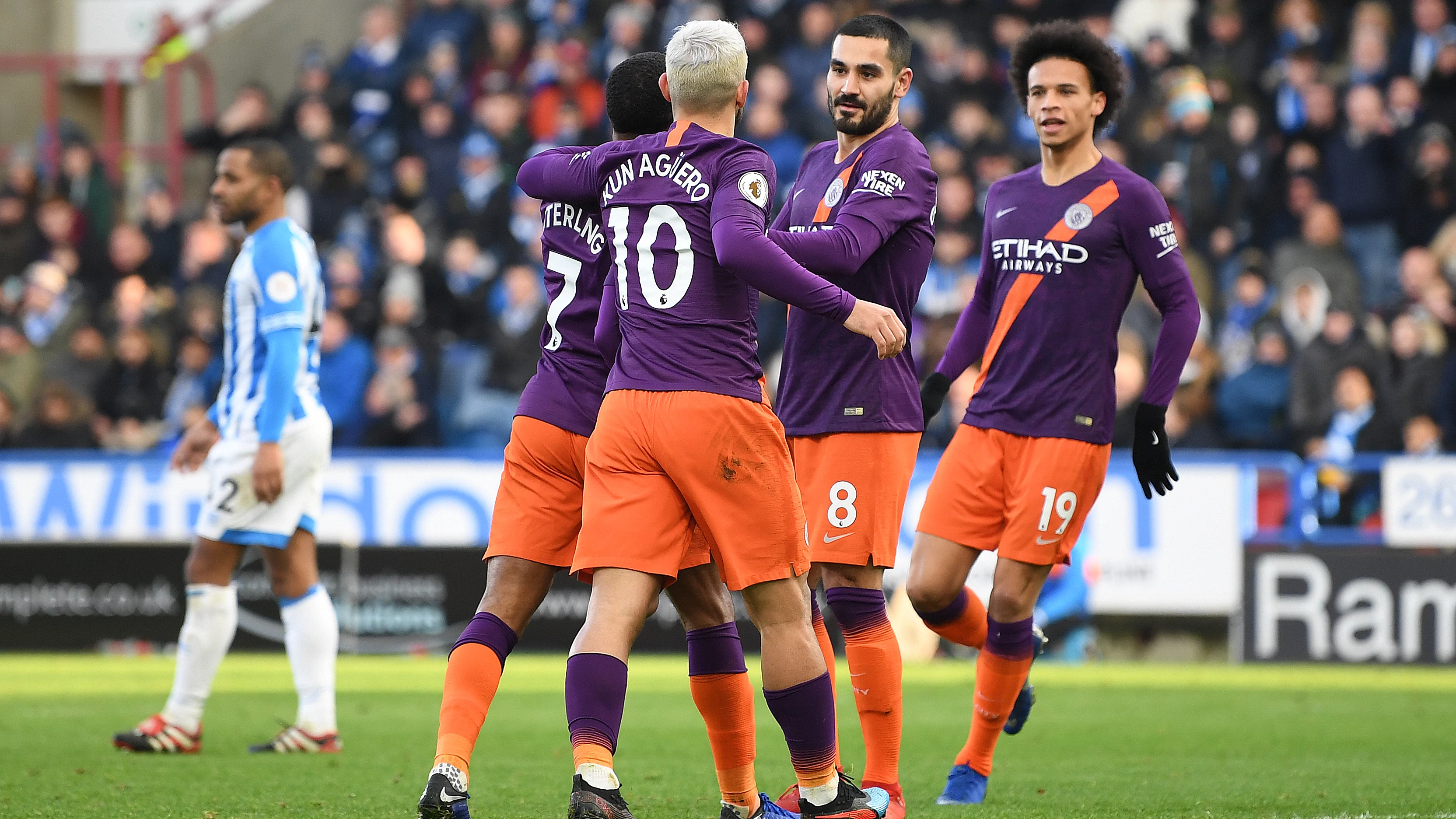 Los jugadores del Manchester City celebran el gol Los jugadores del Manchester City celebran el gol