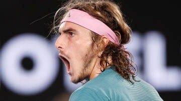 El tenista griego Tsitsipas celebra su victoria