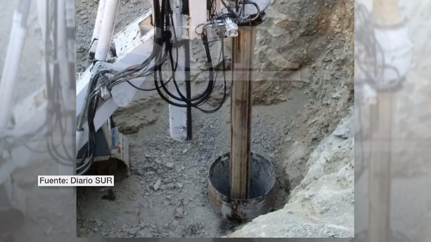 Túnel por el que bajarán los mineros para rescatar al pequeño Julen Túnel por el que bajarán los mineros para rescatar al pequeño Julen