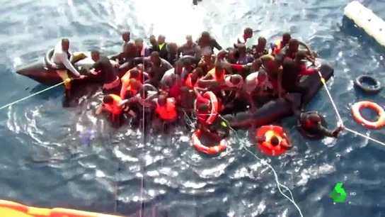 Rescate de migrantes en el Mediterráneo Rescate de migrantes en el Mediterráneo