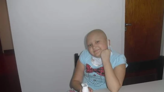 Un joven muestra su cambio años después de superar el cáncer Un joven muestra su cambio años después de superar el cáncer