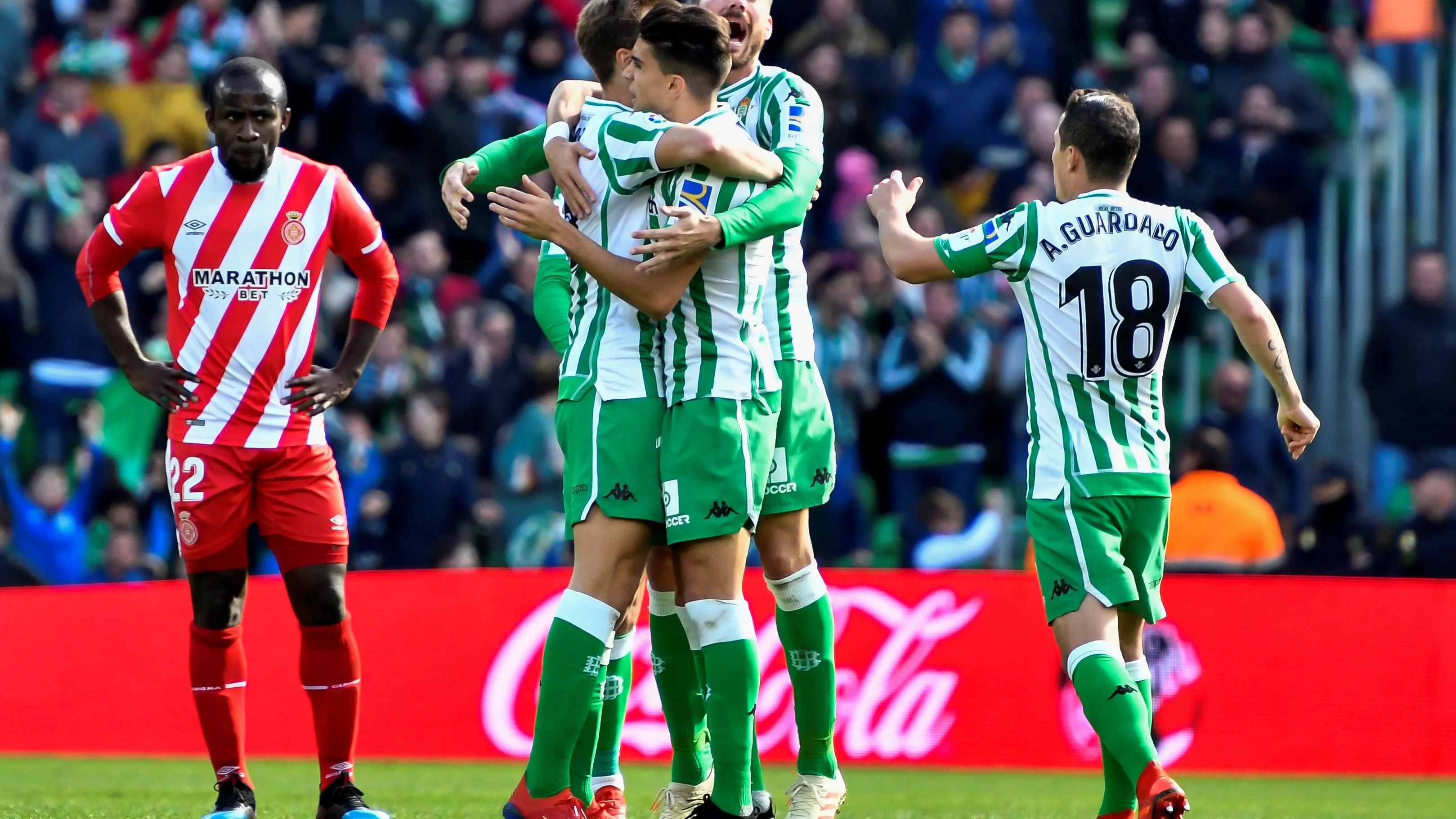 Los jugadores del Betis celebran un gol