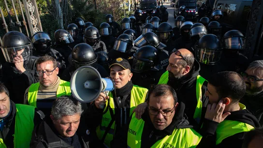 El portavoz de Élite Taxi Barcelona, Tito Álvarez, en las puertas en las puertas del Parc de la Ciutadella El portavoz de Élite Taxi Barcelona, Tito Álvarez, en las puertas en las puertas del Parc de la Ciutadella