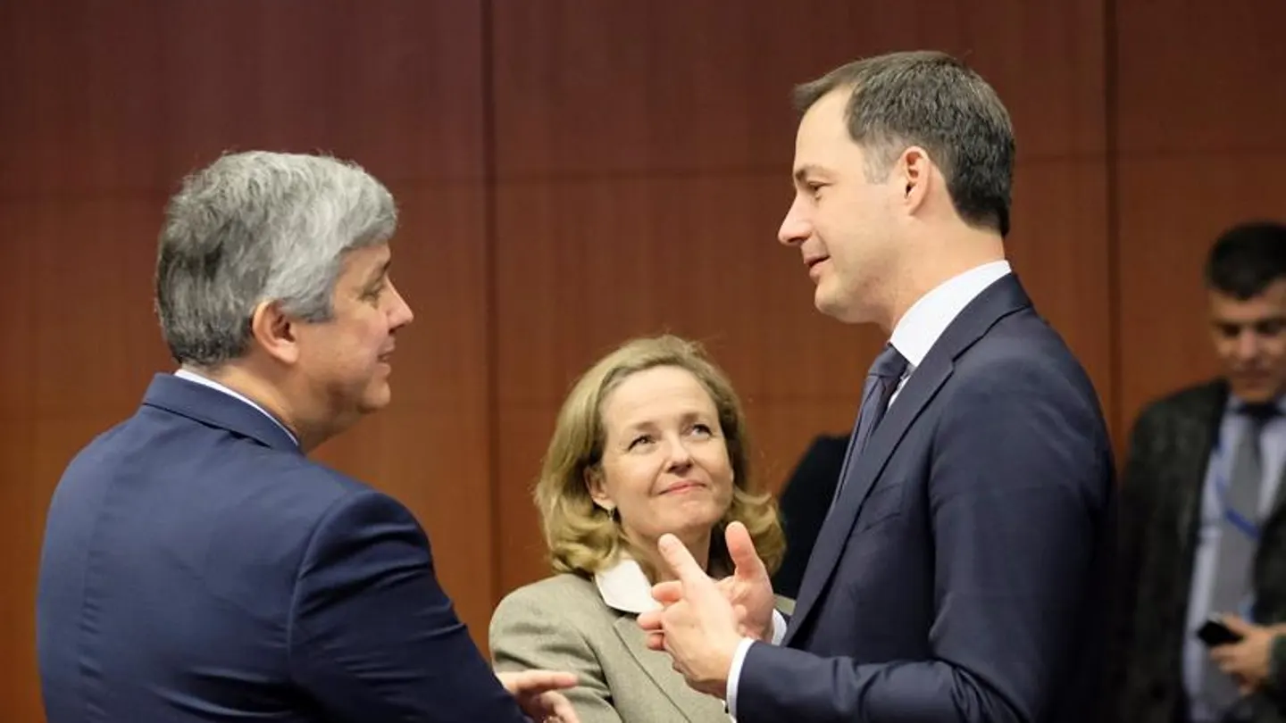 Nadia Calviño habla con el presidente del Eurogrupo y el ministro de Finanzas belga en funciones Nadia Calviño habla con el presidente del Eurogrupo y el ministro de Finanzas belga en funciones