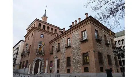 Casa de las Siete Chimeneas, Madrid Tres de los fantasmas más famosos de Madrid y las casas en las que habitan