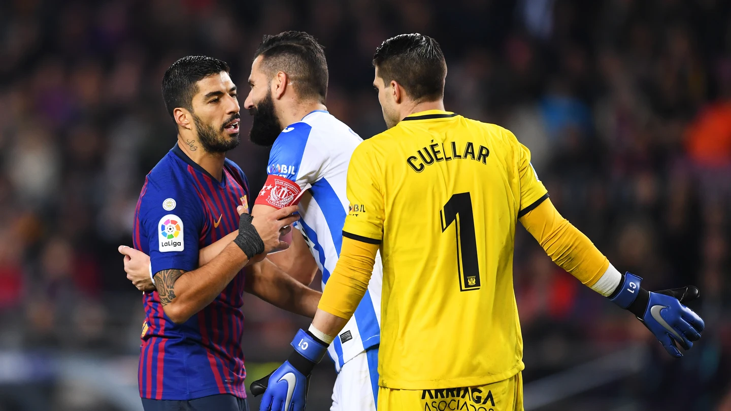 Luis Suárez y Cuéllar se encaran durante el Barcelona vs Leganés Luis Suárez y Cuéllar se encaran durante el Barcelona vs Leganés