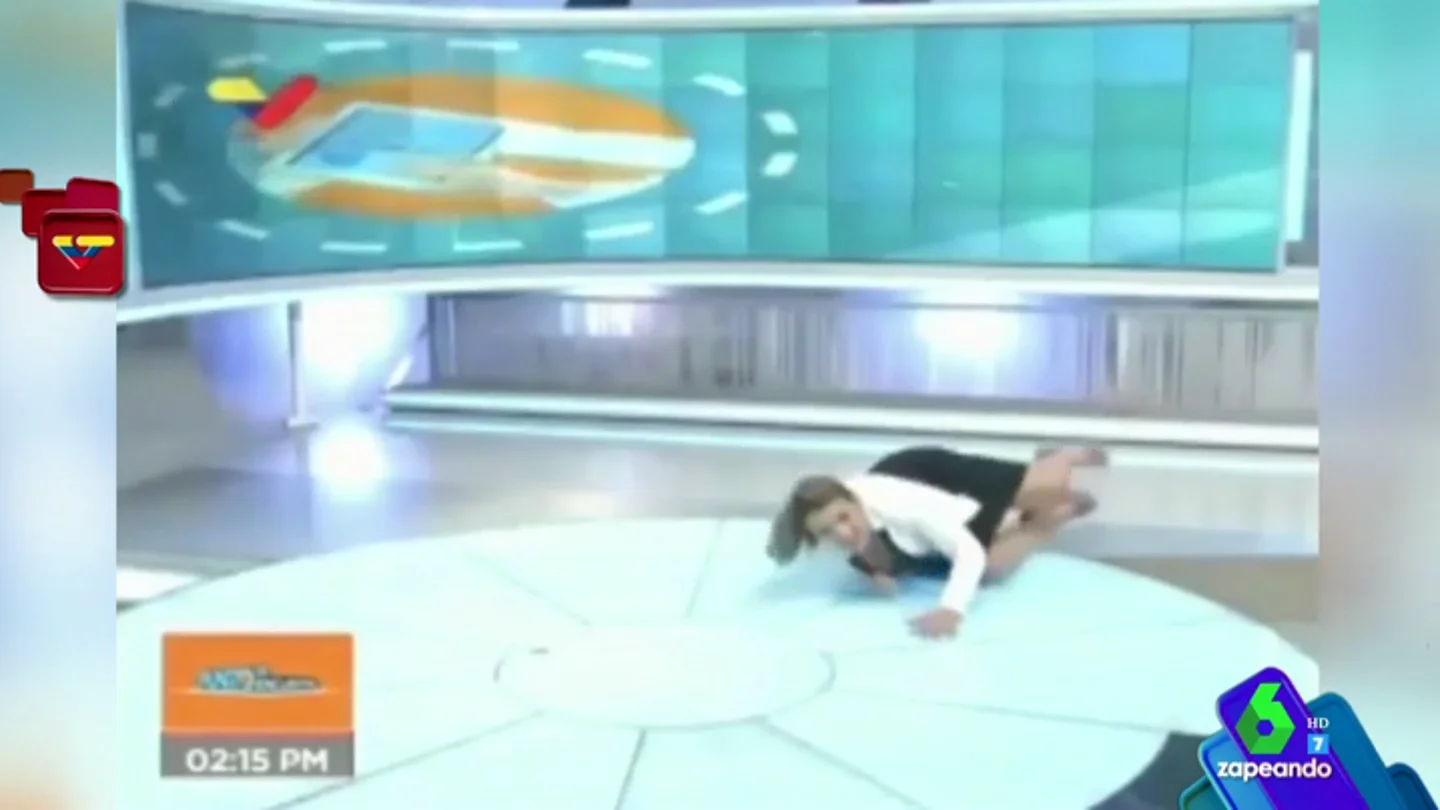 Caída de una presentadora Caída de una presentadora
