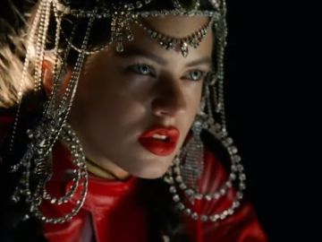 Rosalía en su nuevo videoclip Rosalía en su nuevo videoclip