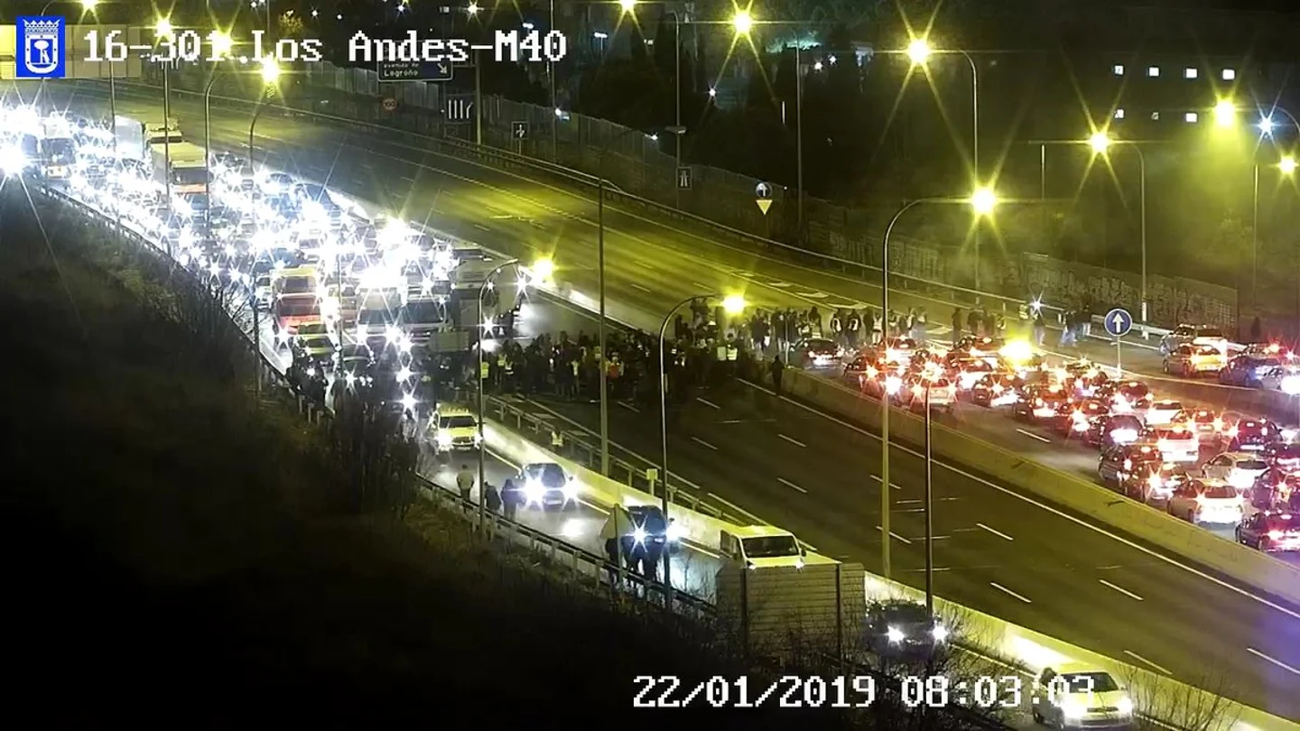 Cortes en la M-40 en la huelga de taxistas Cortes en la M-40 en la huelga de taxistas