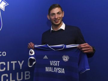 Emiliano Sala, con la camiseta del Cardiff Emiliano Sala, con la camiseta del Cardiff