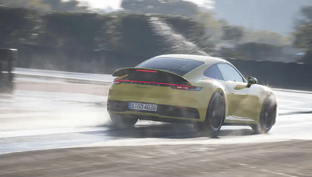 Porsche estrena el “Modo Mojado”, ¿en qué consiste?