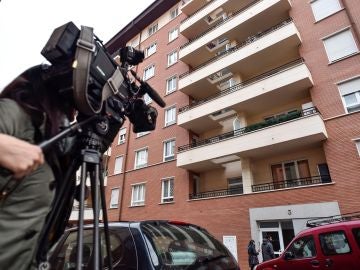 Edificio donde apareció una niña muerta junto a su madre en Bilbao Edificio donde apareció una niña muerta junto a su madre en Bilbao