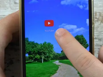 YouTube YouTube