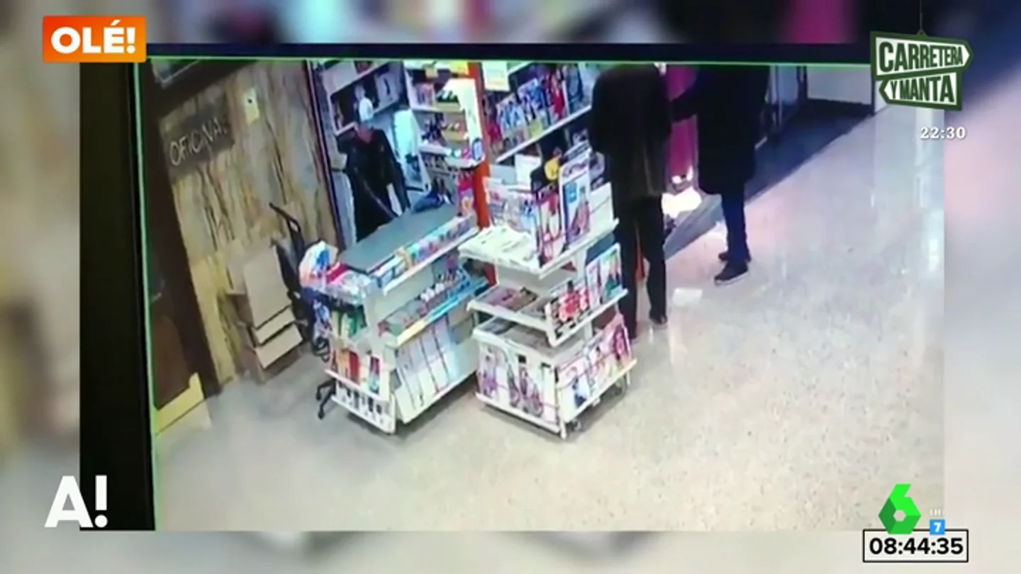 Las redes se vuelcan con el quiosquero de avanzada edad al que robaron: un internauta se gasta 80 euros en revistas para ayudarle Las redes se vuelcan con el quiosquero de avanzada edad al que robaron: un internauta se gasta 80 euros en revistas para ayudarle