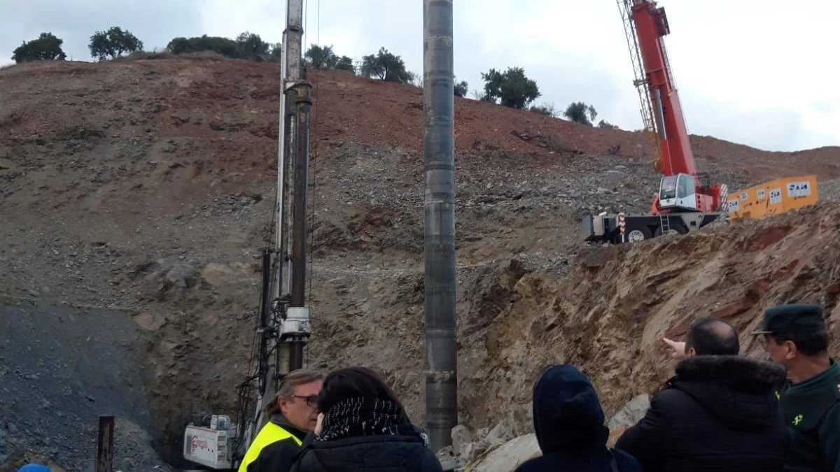 Labores de rescate en el pozo de Totalán (Málaga) para sacar a Julen.