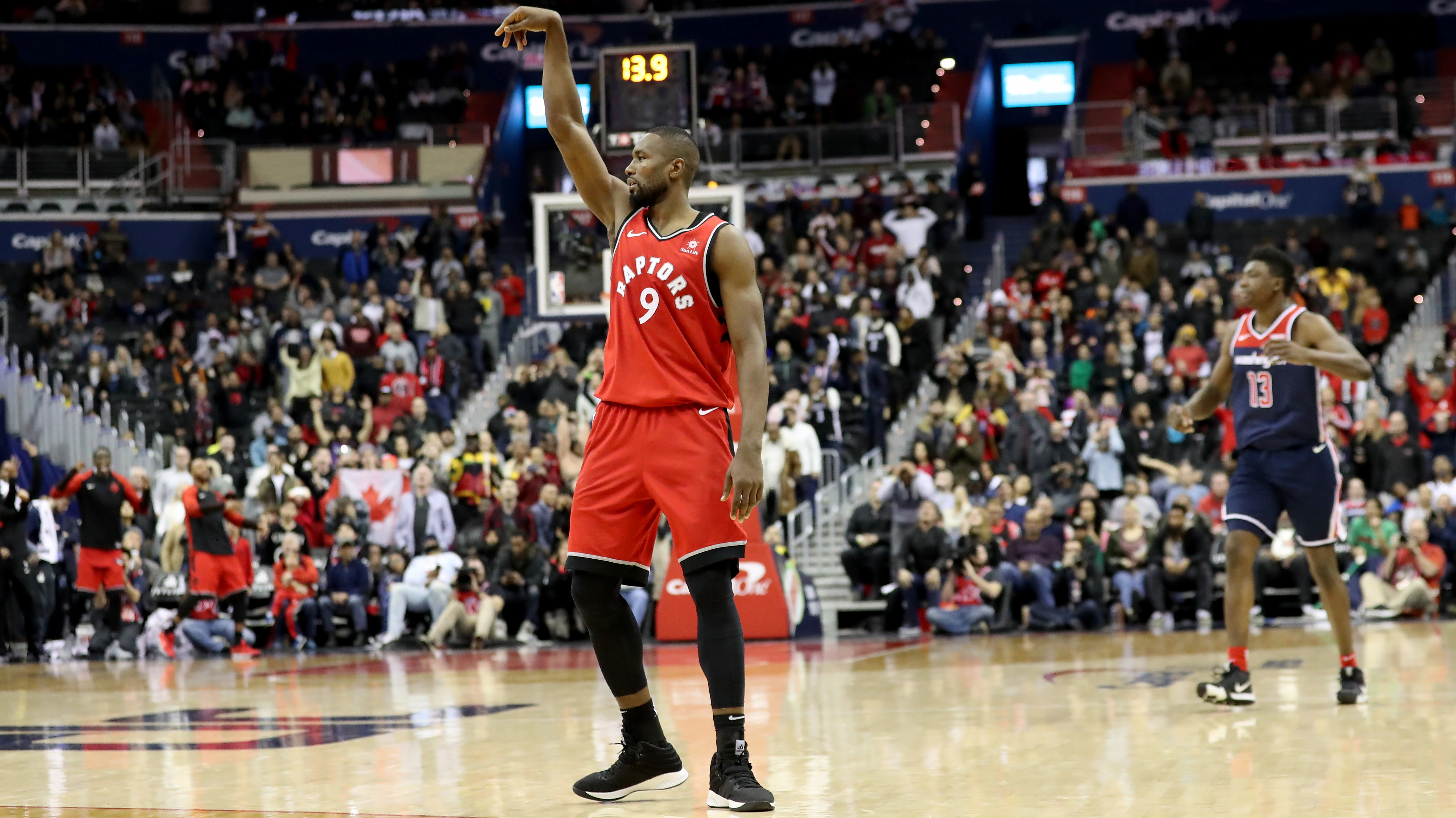 Serge Ibaka, durante un partido con los Raptors