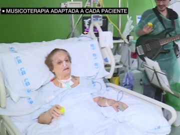 Una paciente de musicoterapia Una paciente de musicoterapia