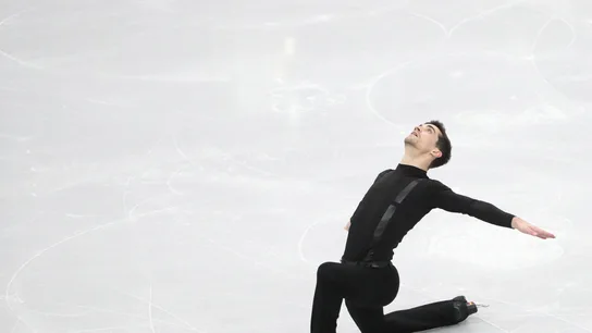 Javier Fernández haciendo un ejercicio Javier Fernández haciendo un ejercicio