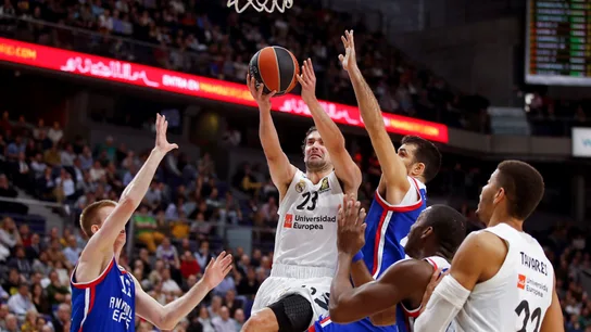 Sergio Llull, en acción ante el Efes Sergio Llull, en acción ante el Efes