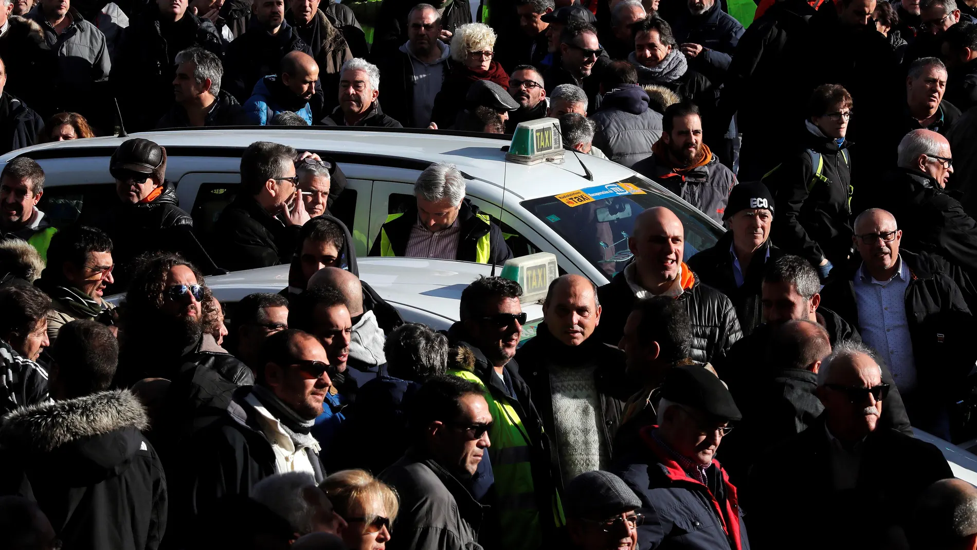 Taxistas se manifiestan en Madrid.