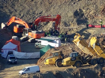 El equipo de rescate en el pozo de Totalán (Málaga) El equipo de rescate en el pozo de Totalán (Málaga)