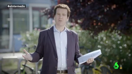 El día que Joaquín Reyes se puso en la piel de Pablo Casado, "la baba de caracol del PP": "Soy el rejuvenecedor de la derecha" El día que Joaquín Reyes se puso en la piel de Pablo Casado, "la baba de caracol del PP": "Soy el rejuvenecedor de la derecha"