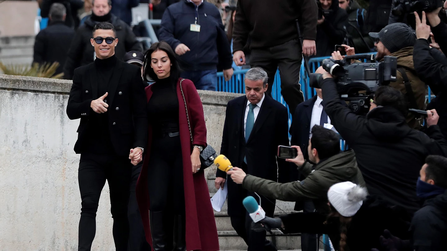 Cristiano Ronaldo abandona la Audiencia Provincial de Madrid Cristiano Ronaldo abandona la Audiencia Provincial de Madrid