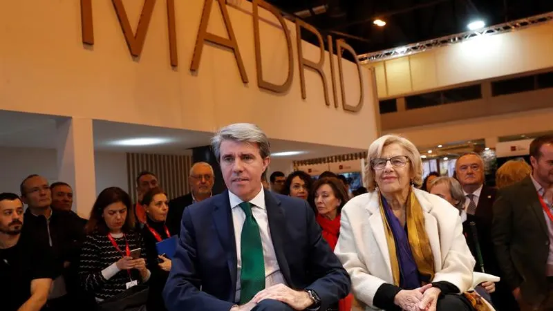 Ángel Garrido y Manuela Carmena en Fitur