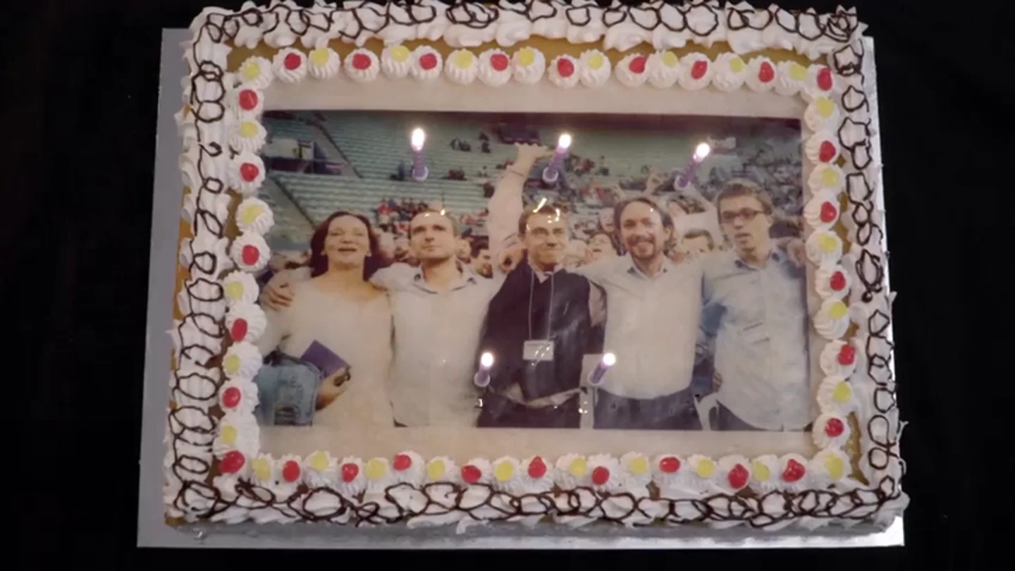 Y la tarta de Podemos voló por los aires: cómo pasó Pablo Iglesias a ser la única porción en pie Y la tarta de Podemos voló por los aires: cómo pasó Pablo Iglesias a ser la única porción en pie