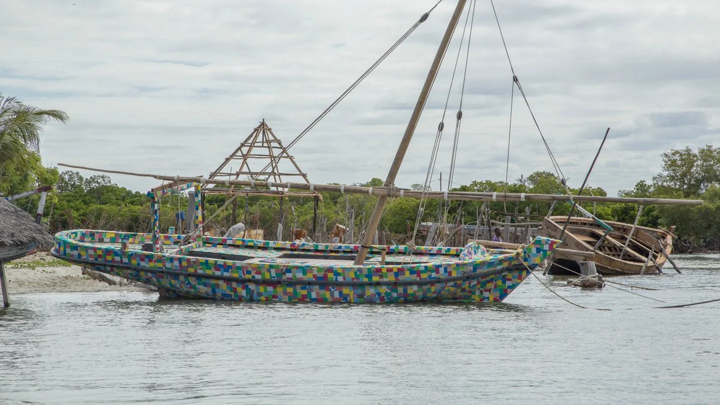 El barco hecho de plástico reciclado, FlipFlopi El barco hecho de plástico reciclado, FlipFlopi