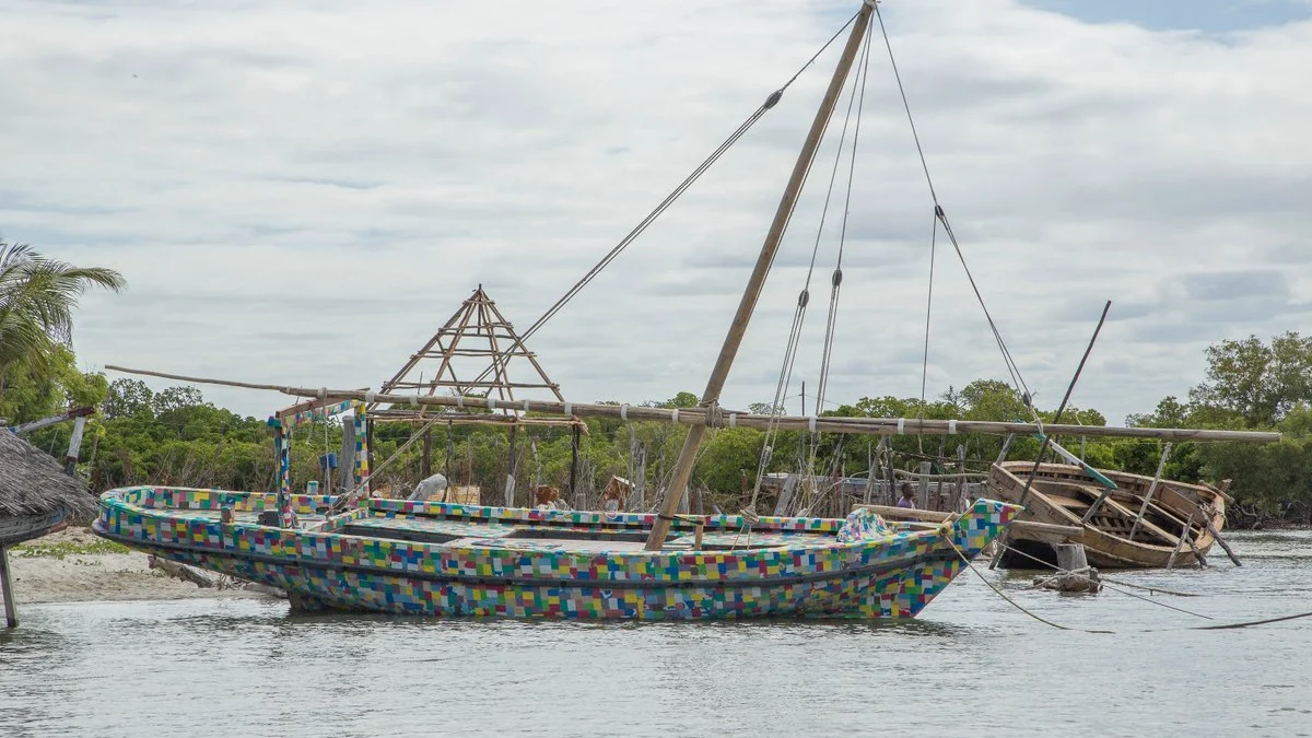 El barco hecho de plástico reciclado, FlipFlopi