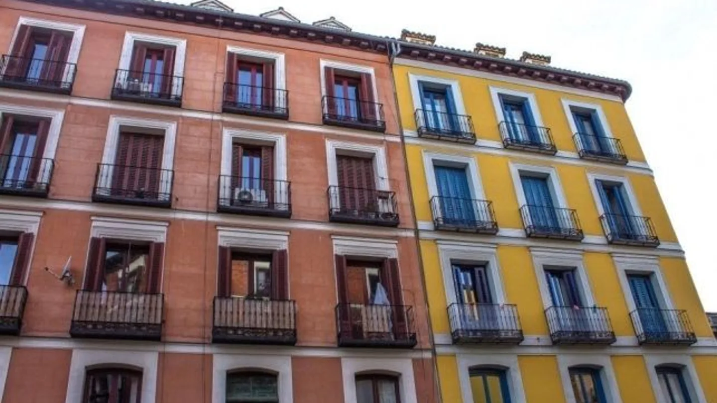 laSexta Noticias 14:00 (01-03-19) El Gobierno limita la subida anual de los alquileres al IPC y renuncia a bonificar el 80% del IBI laSexta Noticias 14:00 (01-03-19) El Gobierno limita la subida anual de los alquileres al IPC y renuncia a bonificar el 80% del IBI