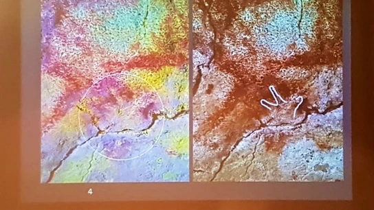 Imagen de las improntas de manos encontradas en las cuevas de Altamira Imagen de las improntas de manos encontradas en las cuevas de Altamira