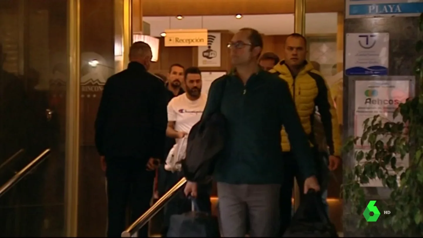Emotiva despedida a los ochos mineros asturianos que han trabajado en el rescate de Julen Emotiva despedida a los ochos mineros asturianos que han trabajado en el rescate de Julen