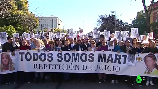 Manifestación en Sevilla para que se repita el juicio de Marta del Castillo Manifestación en Sevilla para que se repita el juicio de Marta del Castillo