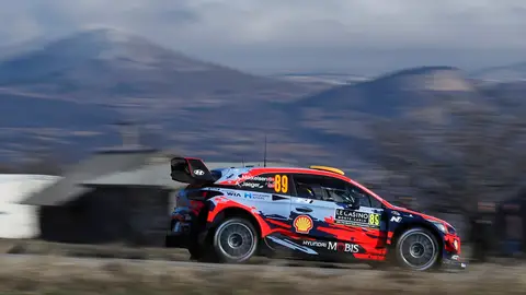 Andreas Mikkelsen se quedaba fuera de carrera y su asiento puede peligrar Andreas Mikkelsen se quedaba fuera de carrera y su asiento puede peligrar