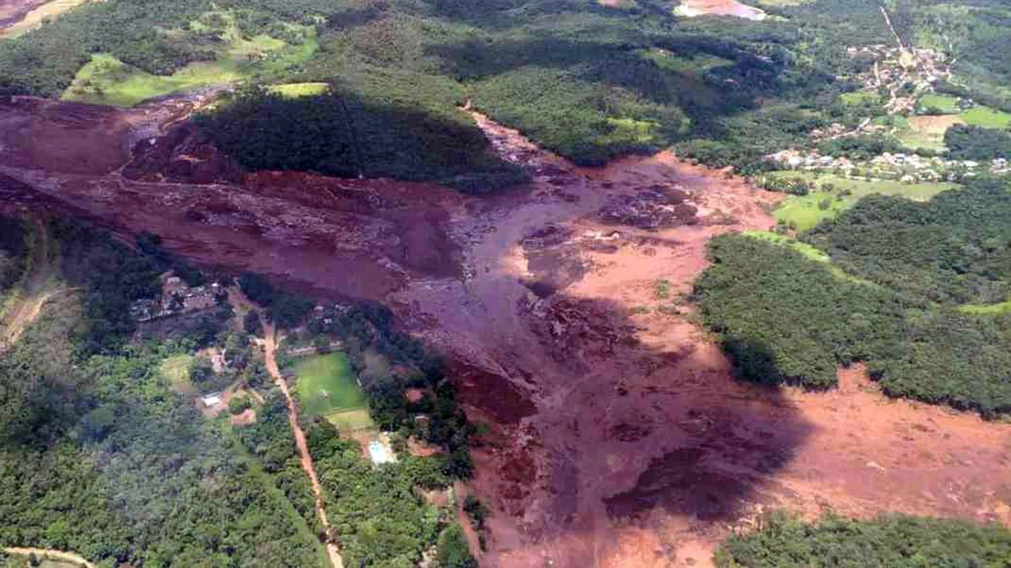 Rotura de una presa en Brasil Rotura de una presa en Brasil
