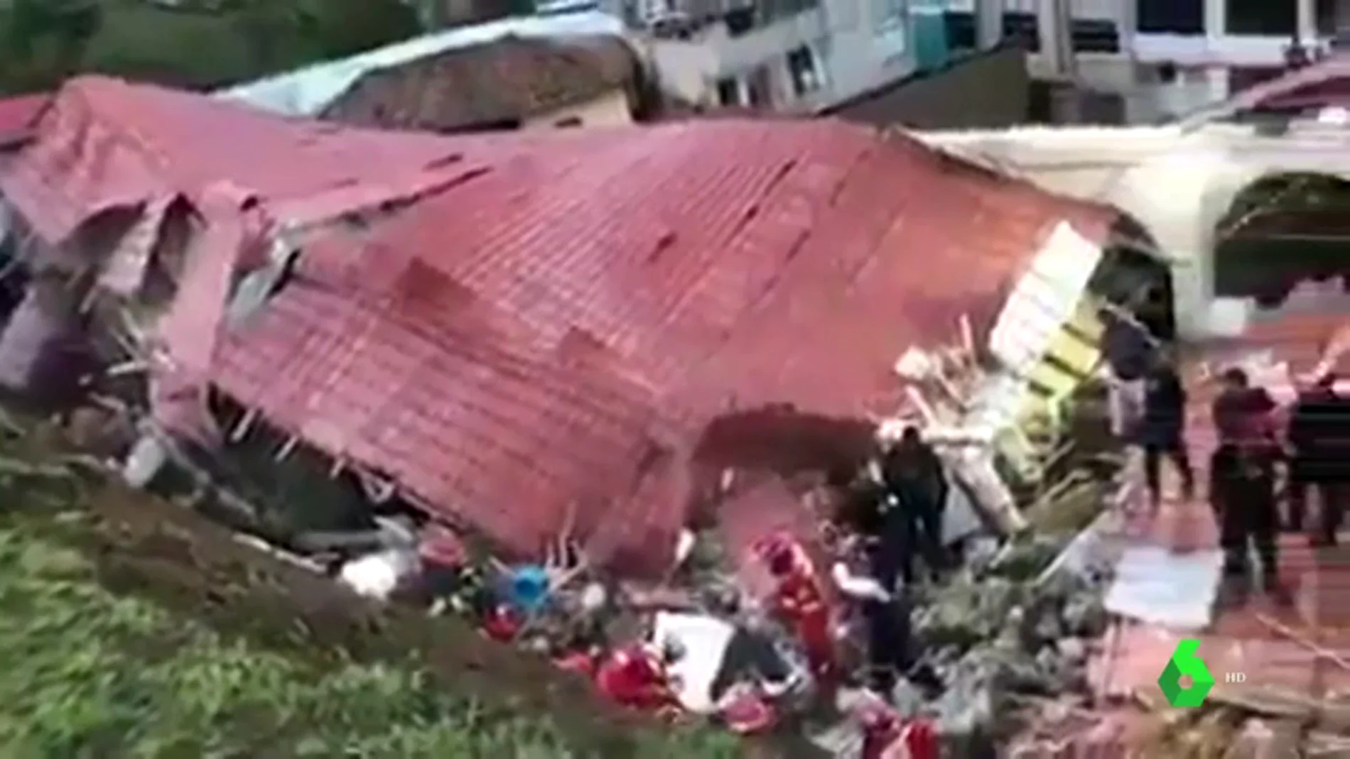 Derrumbe de un hotel en Perú