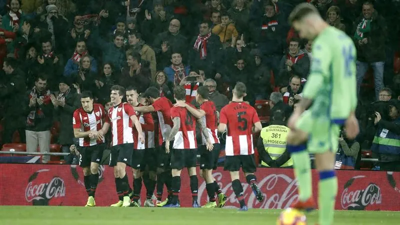 Los jugadores del Athletic celebran un gol