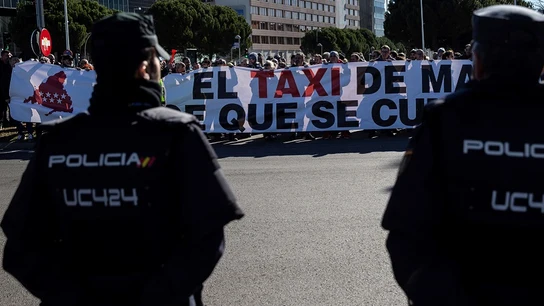Concentración de taxistas en los alrededores de Ifema Concentración de taxistas en los alrededores de Ifema
