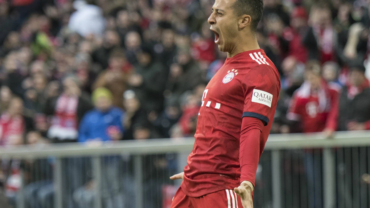 Thiago celebra un gol con el Bayern