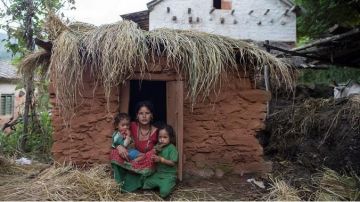 Imagen de archivo e una mujer recluida en Nepal por tener la menstruación