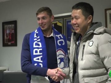 El Cardiff congela el pago del traspaso al Nantes por el fichaje de Emiliano Sala El Cardiff congela el pago del traspaso al Nantes por el fichaje de Emiliano Sala