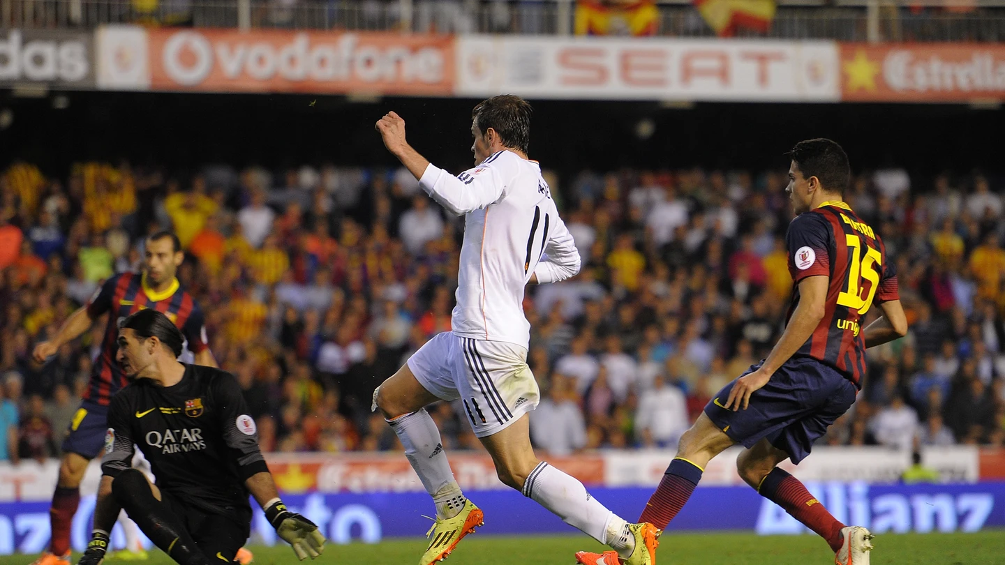 Bale, en el momento de anotar su gol ante el Barcelona en Mestalla Bale, en el momento de anotar su gol ante el Barcelona en Mestalla