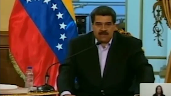 El vídeo de Maduro amenazando en 'inglés' a Donald Trump que se ha vuelto viral: "Hands off Venezuela de inmediati" El vídeo de Maduro amenazando en 'inglés' a Donald Trump que se ha vuelto viral: "Hands off Venezuela de inmediati"