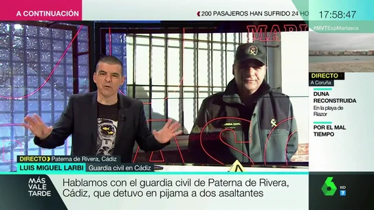 Hablamos con el guardia civil que detuvo en pijama a dos ladrones en Cádiz: "Me puse el batín, cogí las esposas y fui allí" Hablamos con el guardia civil que detuvo en pijama a dos ladrones en Cádiz: "Me puse el batín, cogí las esposas y fui allí"