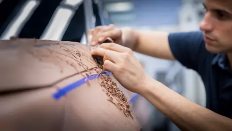 Carlos Arcos modelador de prototipos de Seat Carlos Arcos modelador de prototipos de Seat